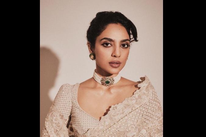 గ్లామర్ క్వీన్ శోభిత